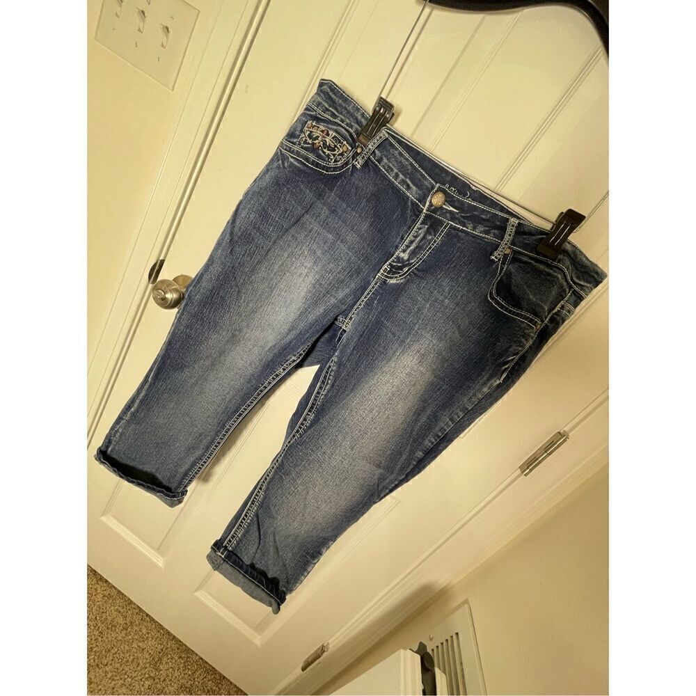 Boutique women’s capris 18W